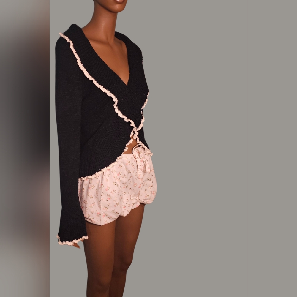 COPY - VINTAGE DAINTY GIRLY CARDIGAN WITH RUFFLES BRAND IN CAHOOTS FITS M